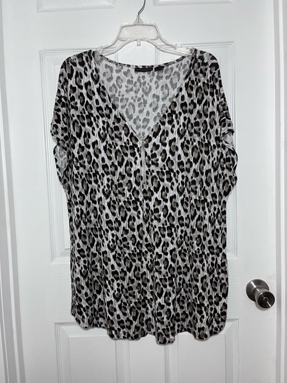 Christian Siriano Black & White Leopard V-Neck Top